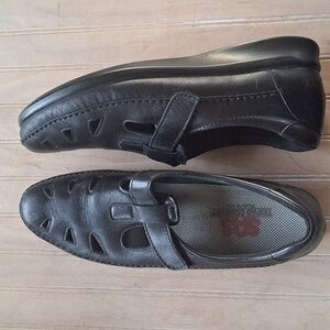 SAS TRIPAD COMFORT Roamer Black Leather Mary Jane Soft Step Walking Shoes